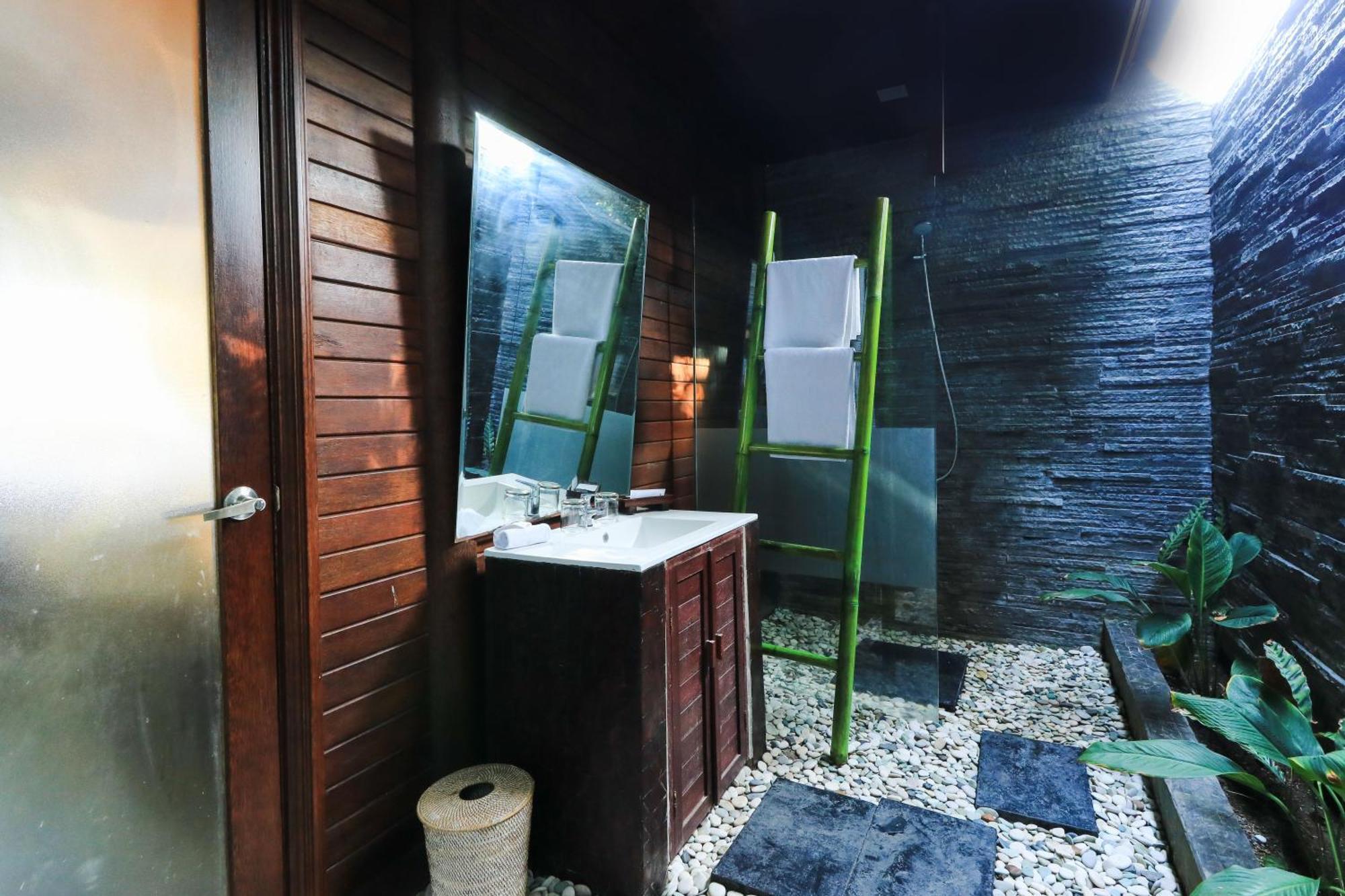 Coconut Boutique Resort Senggigi Dış mekan fotoğraf