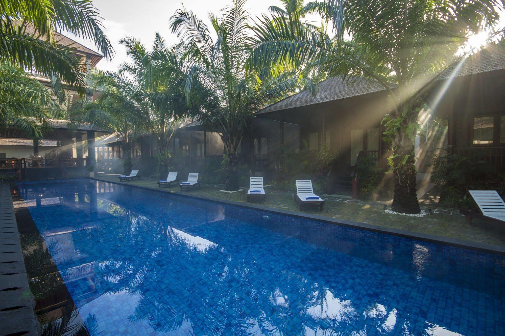 Coconut Boutique Resort Senggigi Dış mekan fotoğraf