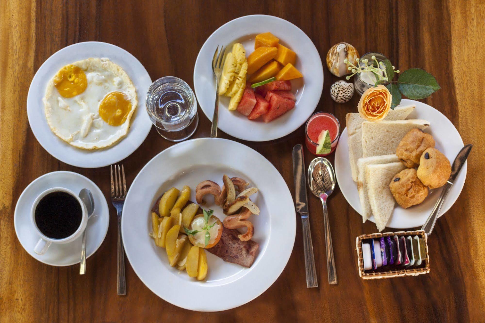 Coconut Boutique Resort Senggigi Dış mekan fotoğraf